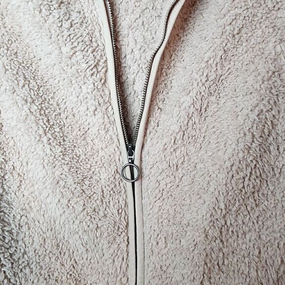 SO Faux Fur Zip Up Vest - Picture 6 of 9